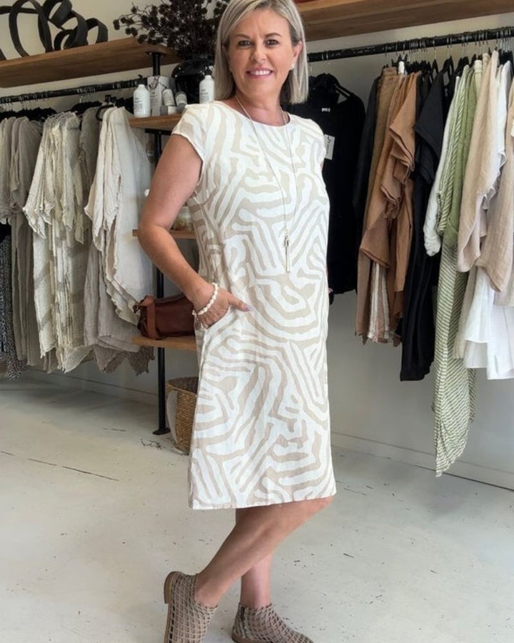 Theresia | Sommerkleid mit Rundhalsausschnitt und schönem Druck