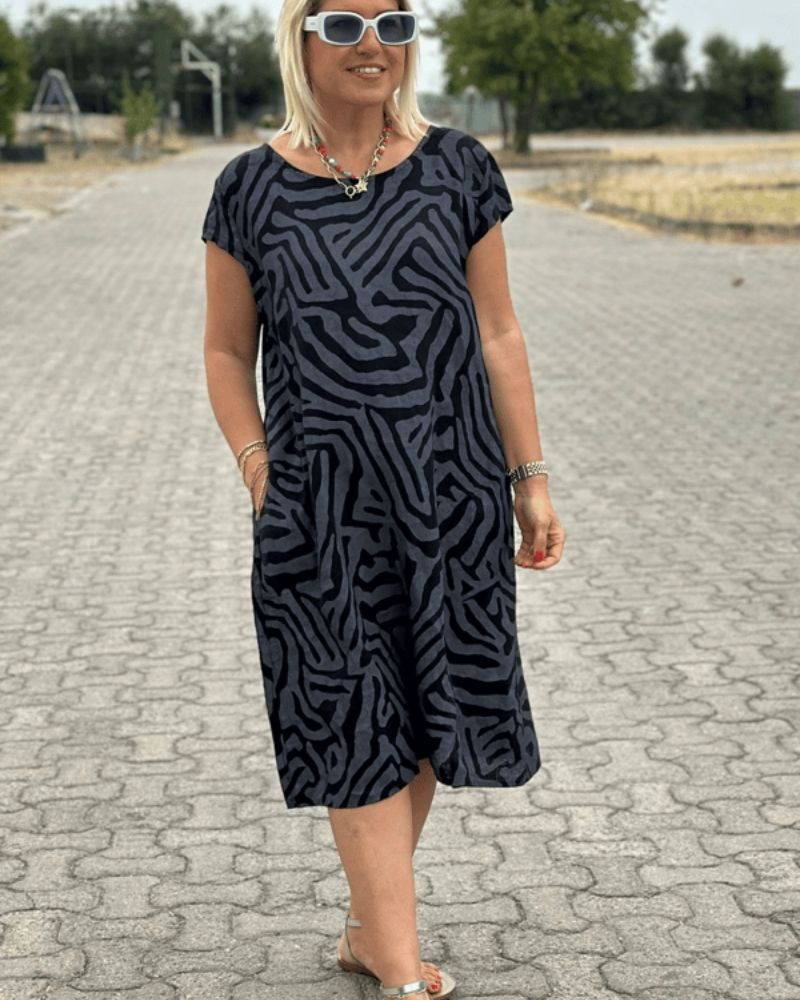 Theresia | Sommerkleid mit Rundhalsausschnitt und schönem Druck