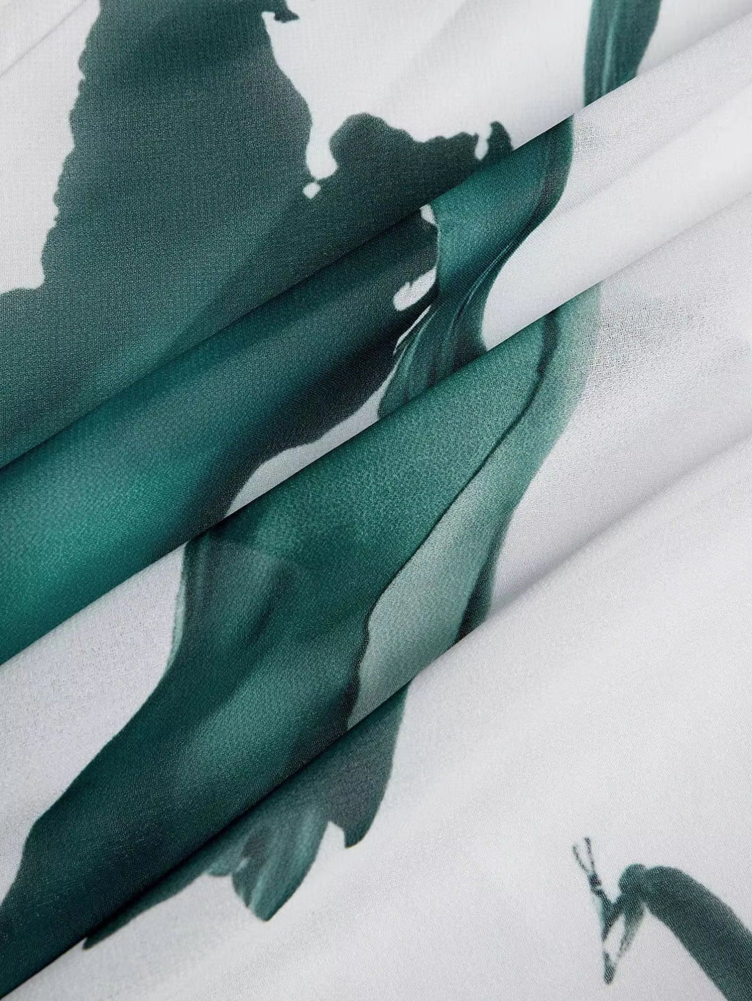 Eleni | Lange Robe mit Aquarellmuster